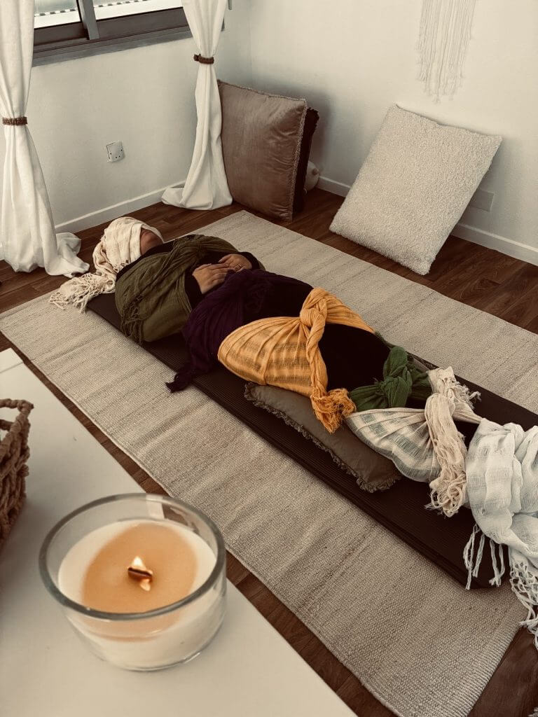 Soin Rebozo adulte avec les foulards nécessaires pour le soin de rebozo.